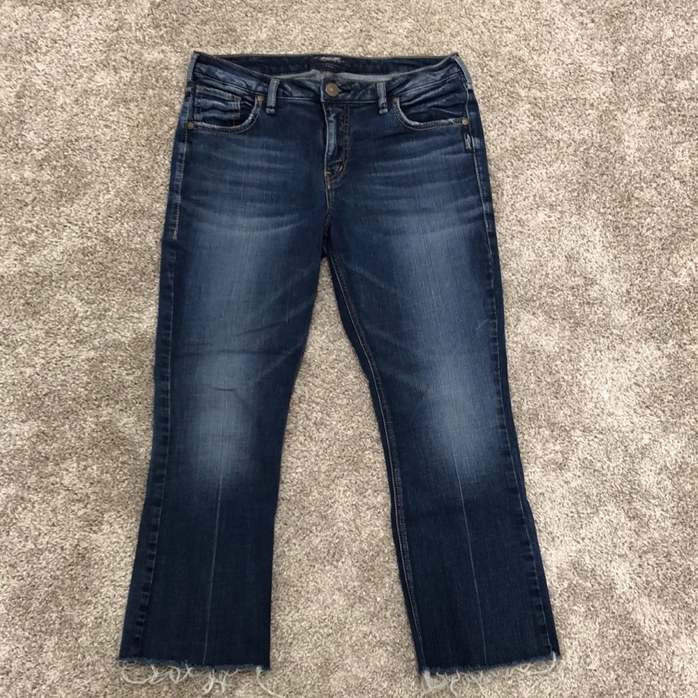 Silver “Izzy” raw edge ankle kicker. Size 30